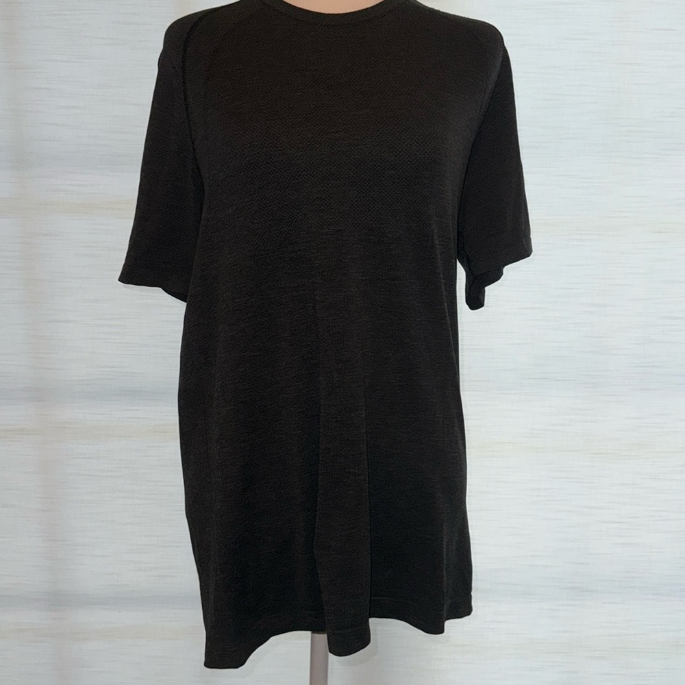Men’s Lululemon Tshirt